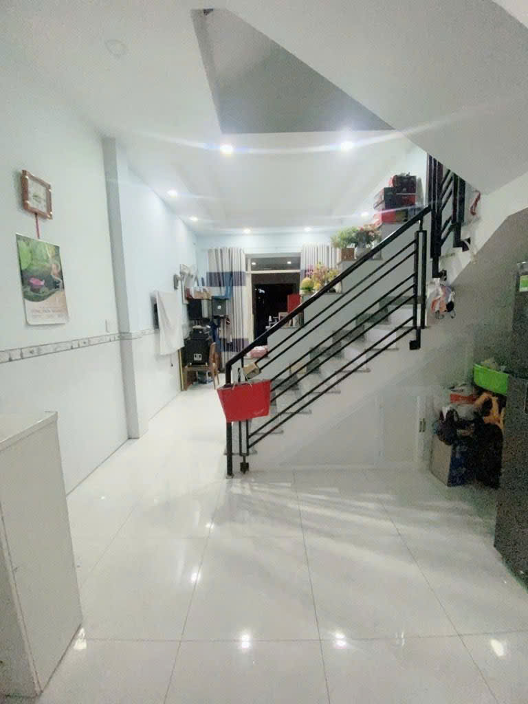BÁN NHÀ 3 TẦNG, 80m2 – HẺM XE HƠI THÔNG – LINH TÂY